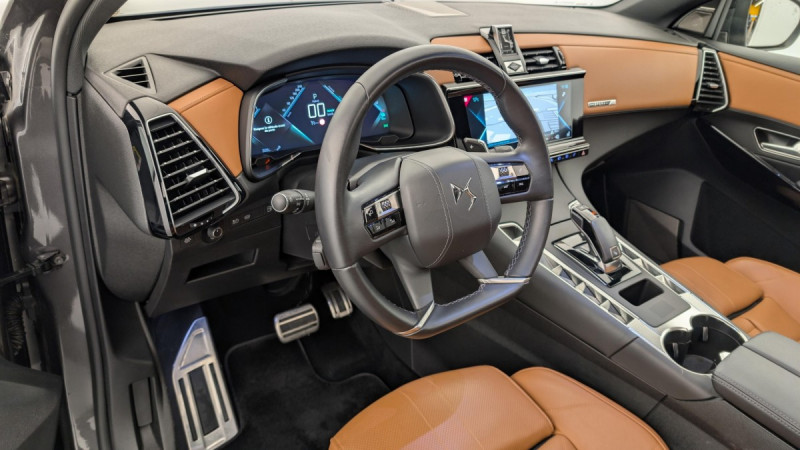 Photo 14 de l'offre de DS DS7 Crossback Hybride E-Tense 300 EAT8 4x4 Rivoli à 29080€ chez Carlyss automobiles Vitré
