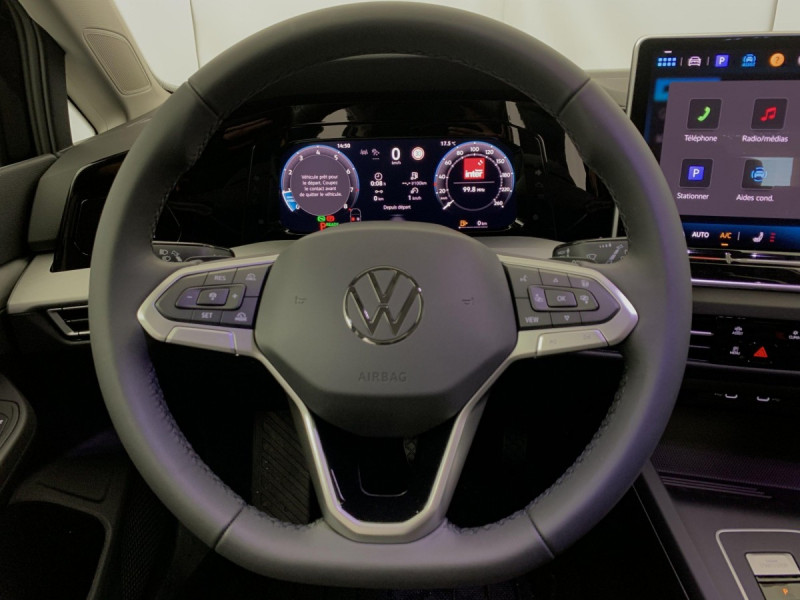 Photo 9 de l'offre de VOLKSWAGEN GOLF 8 1.5 ETSI EVO2 150 DSG7 LIFE PLUS à 32098€ chez Carlyss automobiles Vitré