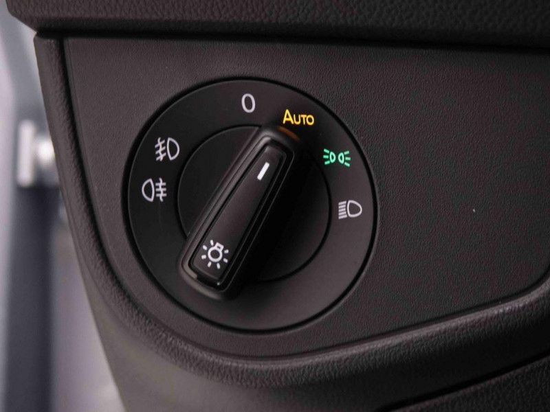 Photo 5 de l'offre de Volkswagen Taigo 1.0 TSi 115 R-Line à 27998€ chez Carlyss automobiles Vitré