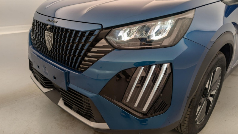 Photo 21 de l'offre de PEUGEOT 2008 Hybrid 136 e-DCS6 Allure à 23883€ chez Carlyss automobiles Vitré