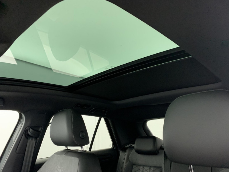 Photo 12 de l'offre de VOLKSWAGEN T-roc 2.0 TDI 150 Start/Stop DSG7 R-Line Edition à 37498€ chez Carlyss automobiles Vitré