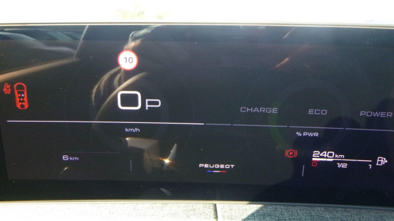 Photo 10 de l'offre de PEUGEOT 5008 Hybrid 145 e-DCS6 GT à 42398€ chez Carlyss automobiles Vitré