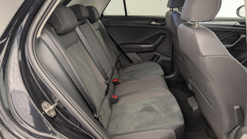 Photo 10 de l'offre de VOLKSWAGEN T-roc 1.5 TSI EVO2 150 Start/Stop DSG7 Style à 25998€ chez Carlyss automobiles Vitré