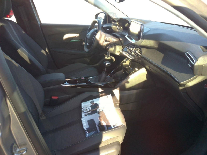 Photo 3 de l'offre de PEUGEOT 208 PureTech 100 S&S BVM6 Allure à 14798€ chez Carlyss automobiles Vitré