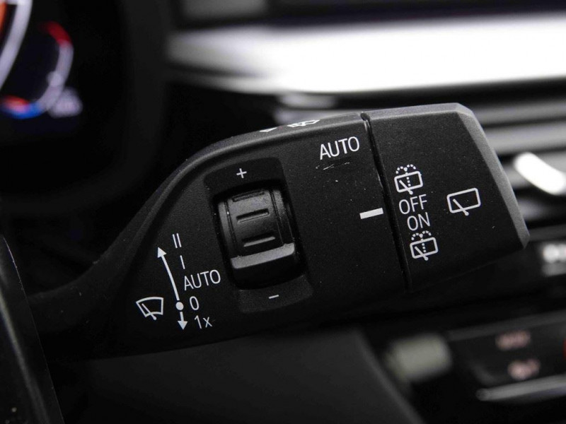 Photo 18 de l'offre de Bmw 5 520d 190 Touring xDrive Steptronic Luxury à 39098€ chez Carlyss automobiles Vitré