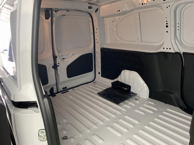 Photo 5 de l'offre de CITROEN BERLINGO VAN TAILLE XL 950KG BLUEHDI 130 S&S EAT8 à 23037€ chez Carlyss automobiles Vitré