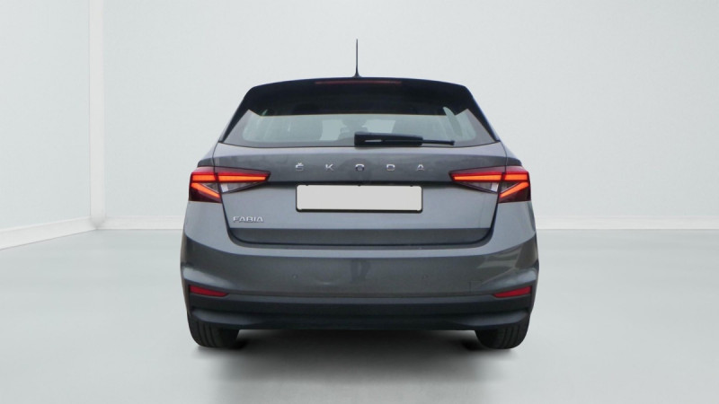 Photo 4 de l'offre de SKODA Fabia Fabia 1.0 MPI 80 ch BVM5 Ambition à 16198€ chez Carlyss automobiles Vitré