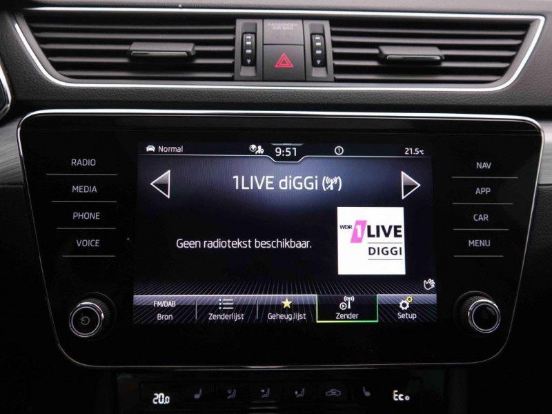 Photo 12 de l'offre de SKODA Superb 1.4 TSi 218 PHEV Combi Edition à 32177€ chez Carlyss automobiles Vitré