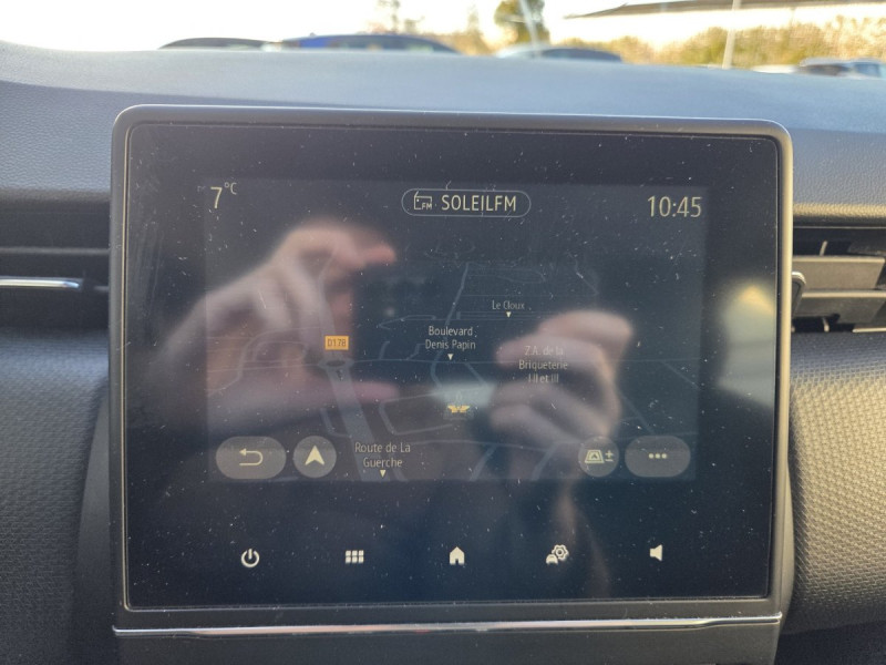 Photo 12 de l'offre de RENAULT Clio (5) Business E-TECH 140 -21 à 13490€ chez Carlyss automobiles Vitré