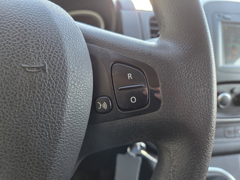 Photo 13 de l'offre de Renault Trafic (3) 12325 euros HT NV FG GCF L1H1 1000 dCi 120 à 14790€ chez Carlyss automobiles Vitré