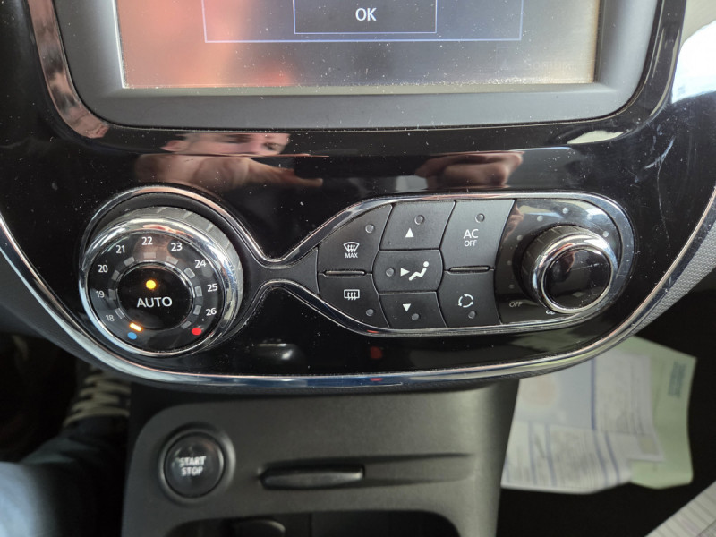 Photo 15 de l'offre de RENAULT Captur Intens Energy TCe 90 eco2 à 10490€ chez Carlyss automobiles Vitré