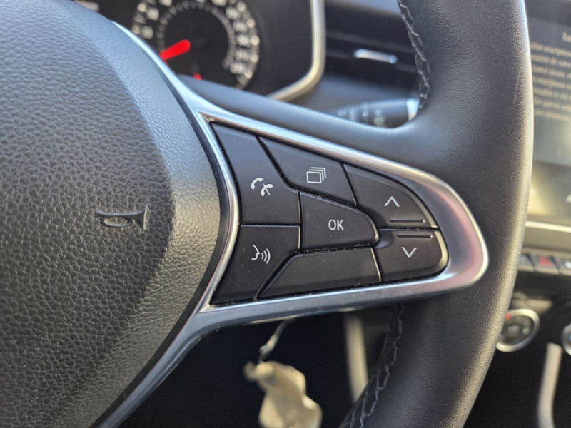 Photo 16 de l'offre de RENAULT Clio (5) Business Blue dCi 85 à 11490€ chez Carlyss automobiles Vitré