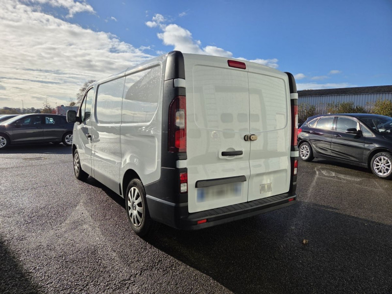 Photo 4 de l'offre de Renault Trafic (3) 12325 euros HT NV FG GCF L1H1 1000 dCi 120 à 14790€ chez Carlyss automobiles Vitré