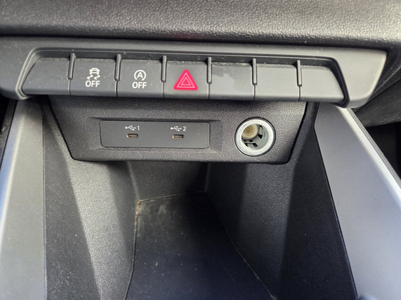 Photo 15 de l'offre de AUDI A1 Sportback (2) 1.0 TFSI 95 Design à 15990€ chez Carlyss automobiles Vitré