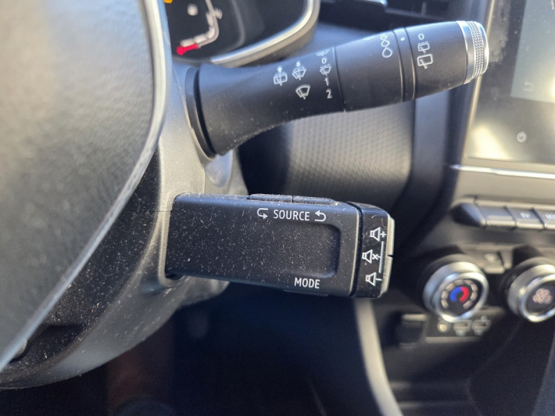 Photo 22 de l'offre de RENAULT Clio (5) Business E-TECH 140 -21 à 13490€ chez Carlyss automobiles Vitré