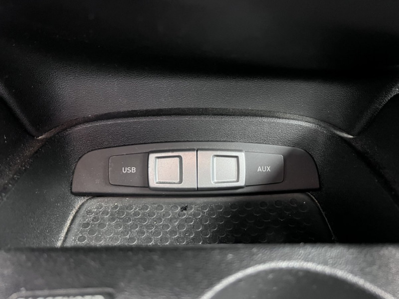 Photo 20 de l'offre de Seat Leon (2) 1.2 TSI 105 ECOMOTIVE STYLE COPA à 9990€ chez Carlyss automobiles Vitré