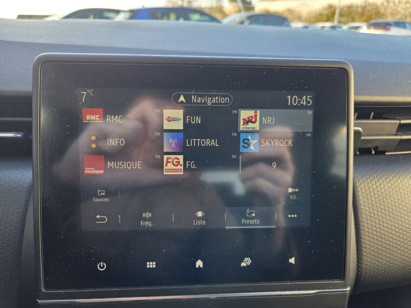 Photo 14 de l'offre de RENAULT Clio (5) Business E-TECH 140 -21 à 13490€ chez Carlyss automobiles Vitré