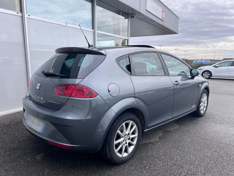 Photo 4 de l'offre de Seat Leon (2) 1.2 TSI 105 ECOMOTIVE STYLE COPA à 9990€ chez Carlyss automobiles Vitré