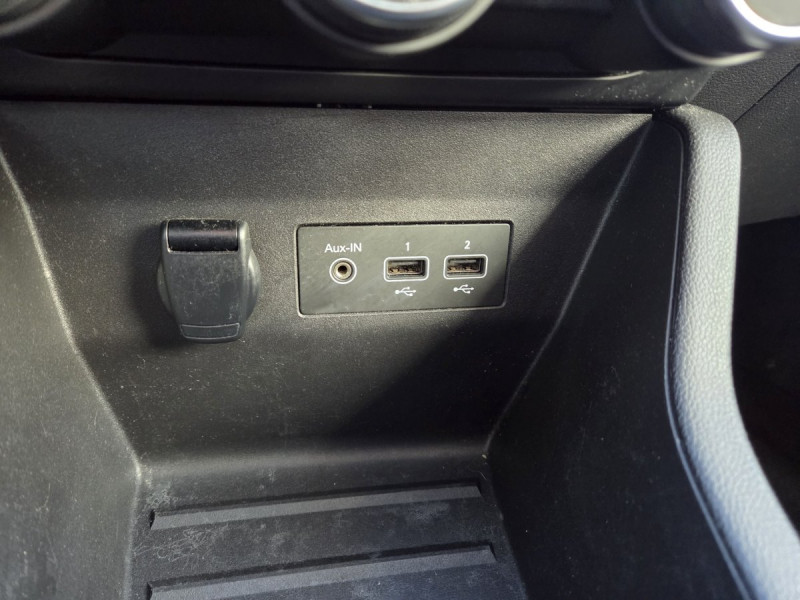 Photo 12 de l'offre de RENAULT Clio (5) Business Blue dCi 85 à 11490€ chez Carlyss automobiles Vitré