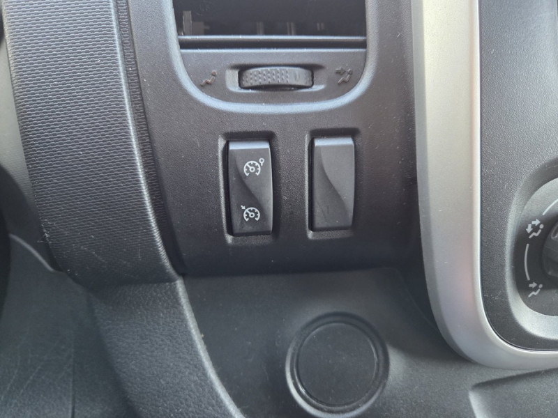 Photo 11 de l'offre de Renault Trafic (3) 12325 euros HT NV FG GCF L1H1 1000 dCi 120 à 14790€ chez Carlyss automobiles Vitré