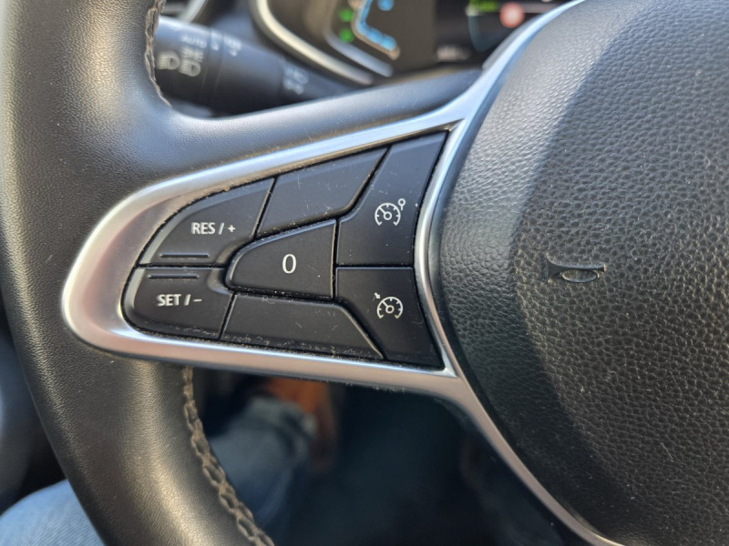 Photo 19 de l'offre de RENAULT Clio (5) Business E-TECH 140 -21 à 13490€ chez Carlyss automobiles Vitré