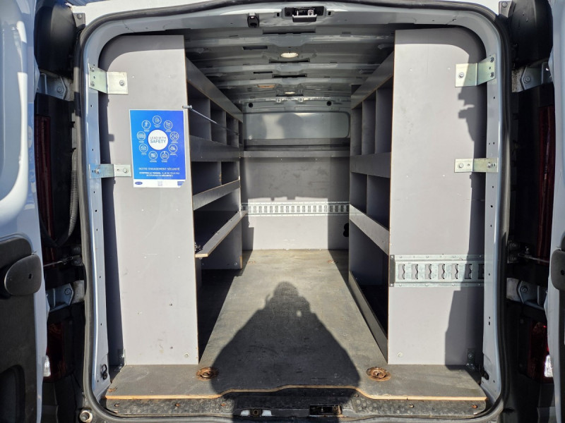 Photo 16 de l'offre de Renault Trafic (3) 12325 euros HT NV FG GCF L1H1 1000 dCi 120 à 14790€ chez Carlyss automobiles Vitré
