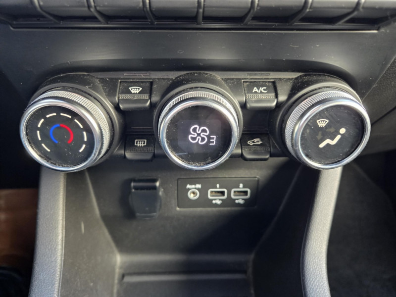 Photo 17 de l'offre de RENAULT Clio (5) Business E-TECH 140 -21 à 13490€ chez Carlyss automobiles Vitré