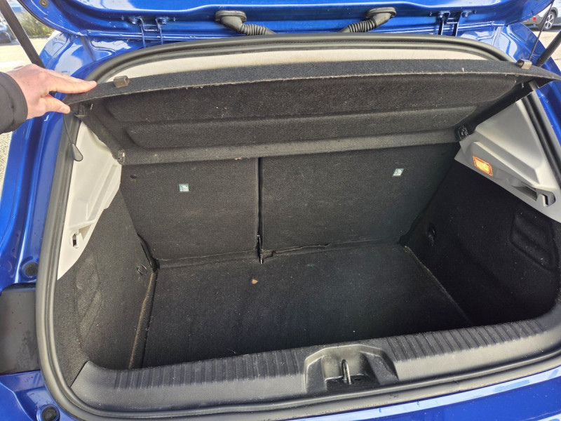 Photo 20 de l'offre de RENAULT Clio (5) Business Blue dCi 85 à 11490€ chez Carlyss automobiles Vitré