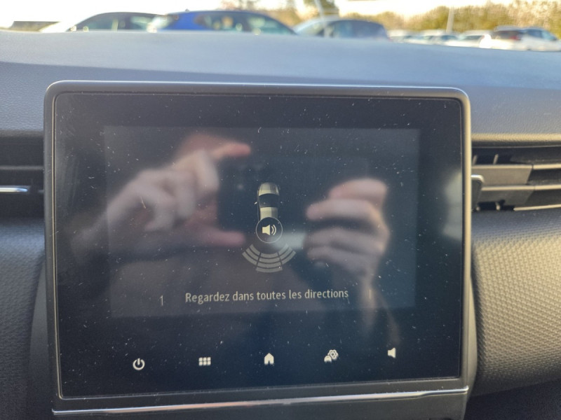 Photo 10 de l'offre de RENAULT Clio (5) Business E-TECH 140 -21 à 13490€ chez Carlyss automobiles Vitré