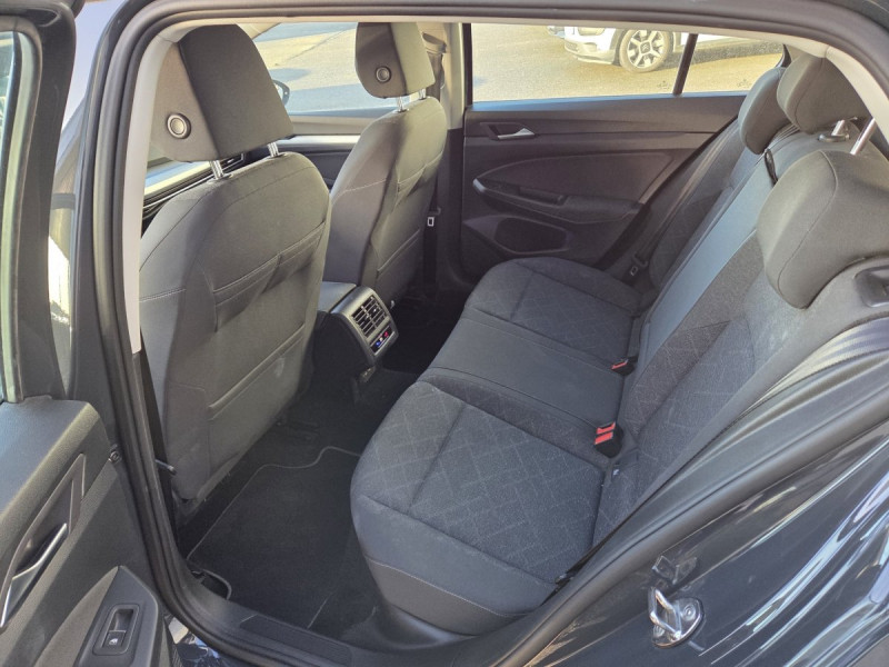 Photo 8 de l'offre de Volkswagen Golf (8) 1.0 TSI OPF 110 BVM6 Life Busi à 17990€ chez Carlyss automobiles Vitré