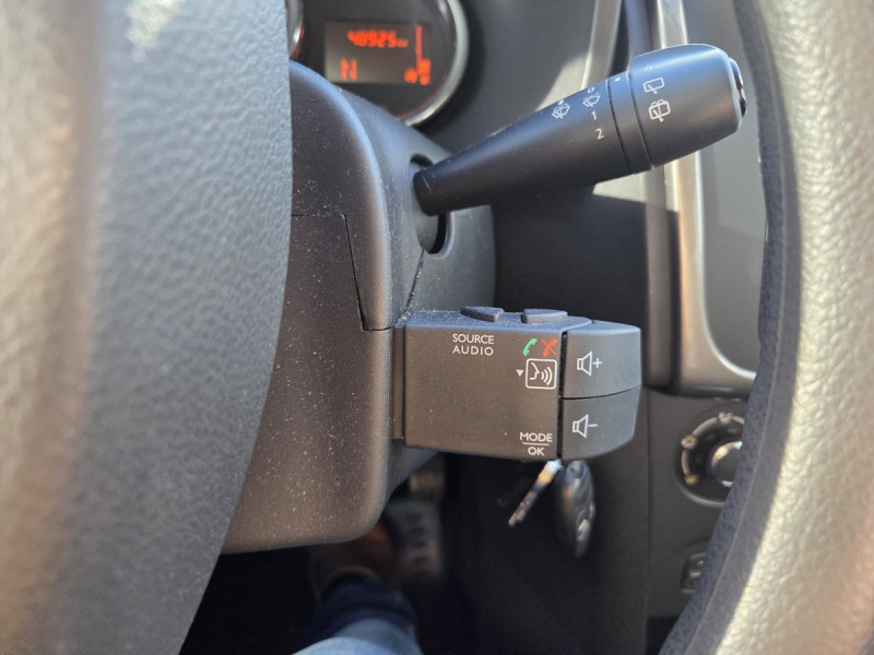 Photo 13 de l'offre de Dacia Sandero (2) Ambiance TCe 90 E6 à 9990€ chez Carlyss automobiles Vitré