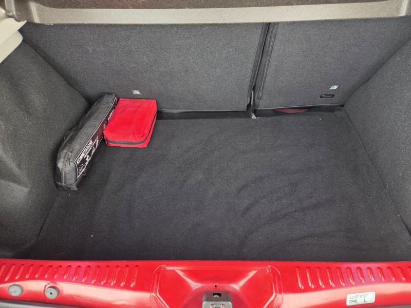 Photo 16 de l'offre de Dacia Sandero (2) Ambiance TCe 90 E6 à 9990€ chez Carlyss automobiles Vitré