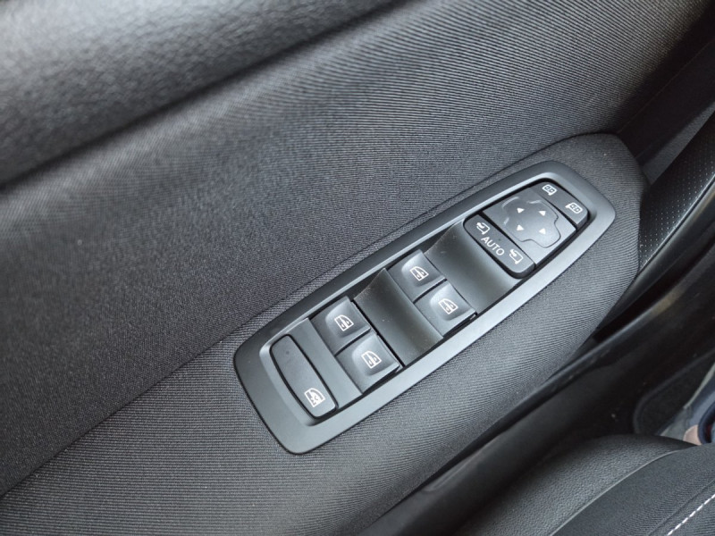 Photo 20 de l'offre de Renault Mégane Berline (4) Business TCe 115 FAP -21N à 15990€ chez Carlyss automobiles Vitré