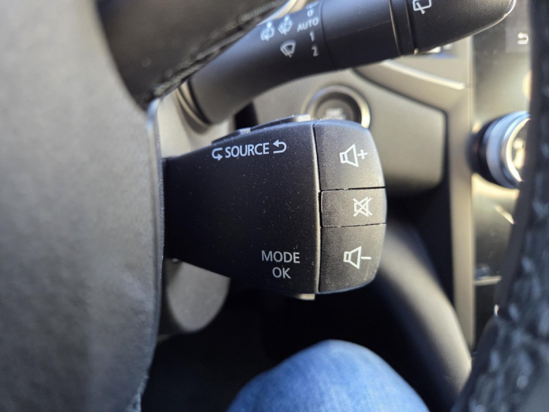 Photo 19 de l'offre de Renault Mégane Berline (4) Business TCe 115 FAP -21N à 15990€ chez Carlyss automobiles Vitré