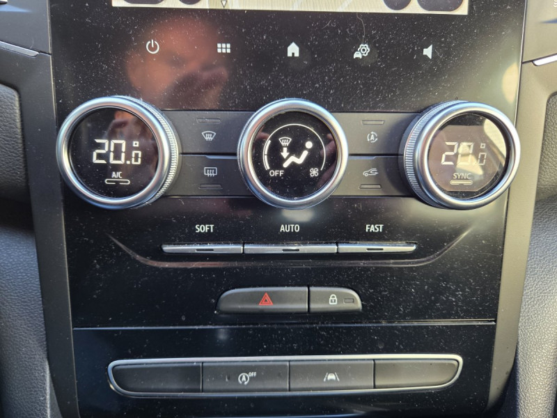 Photo 10 de l'offre de Renault Mégane Berline (4) Business TCe 115 FAP -21N à 15990€ chez Carlyss automobiles Vitré