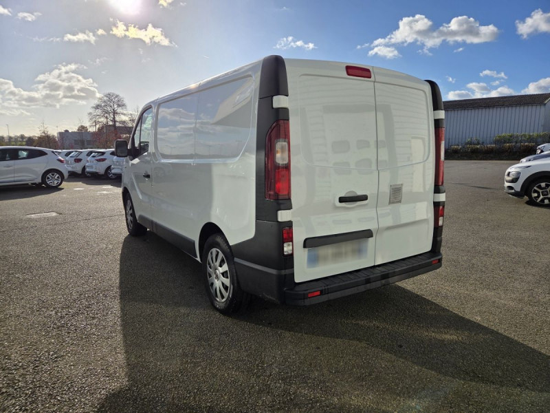 Photo 4 de l'offre de Renault Trafic (3) 18325 euros HT FG GCF L1H1 1200 Energy dCi 145 EDC à 21990€ chez Carlyss automobiles Vitré