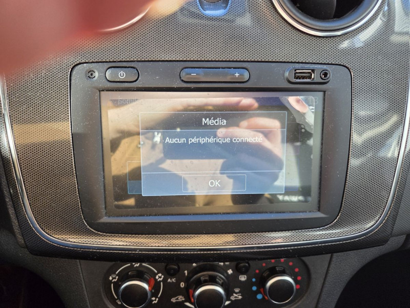 Photo 10 de l'offre de Dacia Sandero (2) Stepway TCe 90 à 10790€ chez Carlyss automobiles Vitré