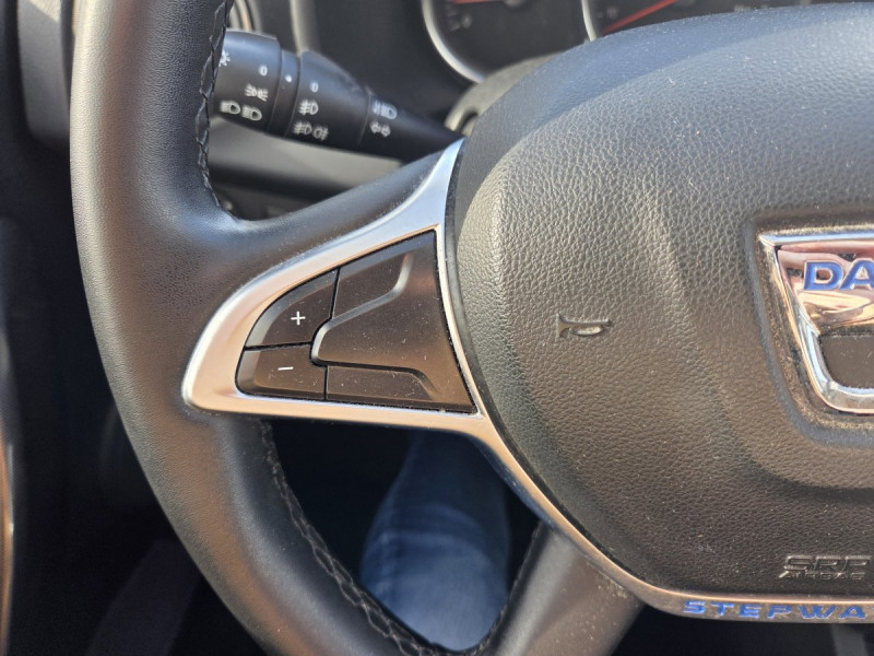 Photo 14 de l'offre de Dacia Sandero (2) Stepway TCe 90 à 10790€ chez Carlyss automobiles Vitré