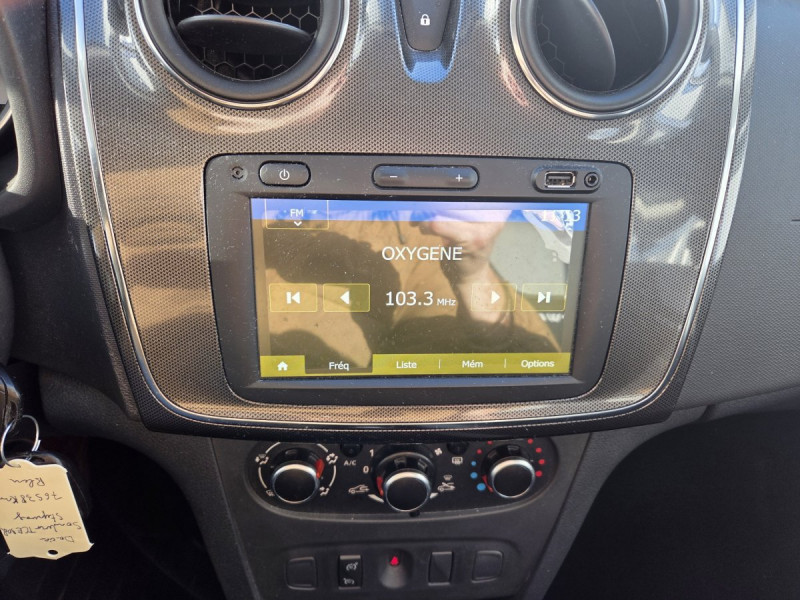 Photo 9 de l'offre de Dacia Sandero (2) Stepway TCe 90 à 10790€ chez Carlyss automobiles Vitré