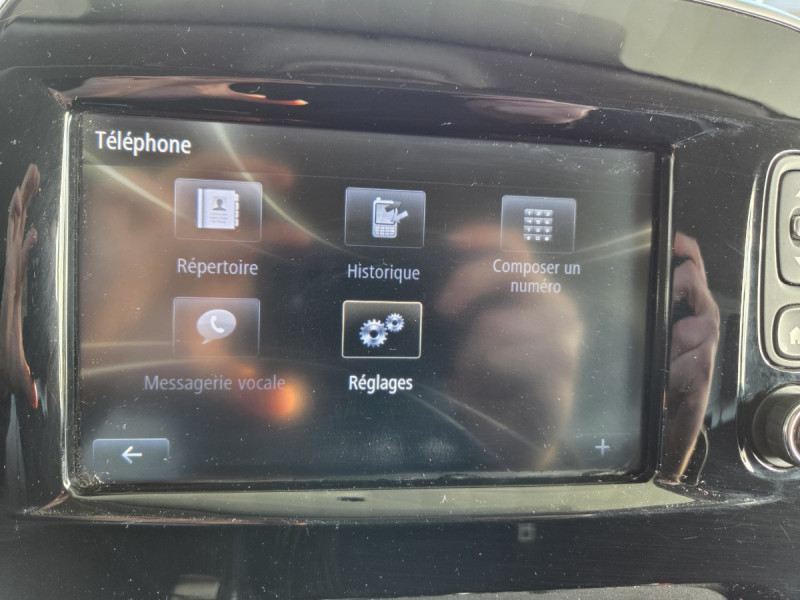 Photo 11 de l'offre de Renault Trafic (3) 18325 euros HT FG GCF L1H1 1200 Energy dCi 145 EDC à 21990€ chez Carlyss automobiles Vitré