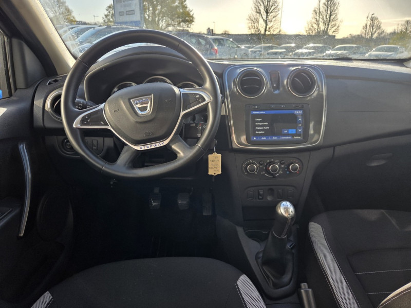 Photo 5 de l'offre de Dacia Sandero (2) Stepway TCe 90 à 10790€ chez Carlyss automobiles Vitré