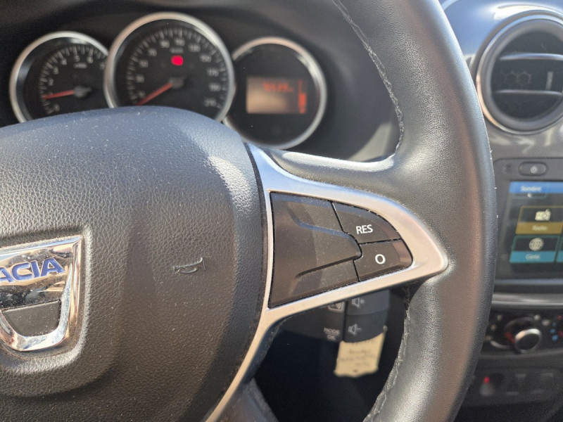 Photo 15 de l'offre de Dacia Sandero (2) Stepway TCe 90 à 10790€ chez Carlyss automobiles Vitré