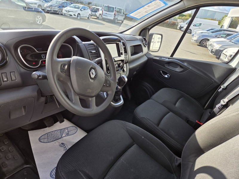 Photo 8 de l'offre de Renault Trafic (3) 18325 euros HT FG GCF L1H1 1200 Energy dCi 145 EDC à 21990€ chez Carlyss automobiles Vitré