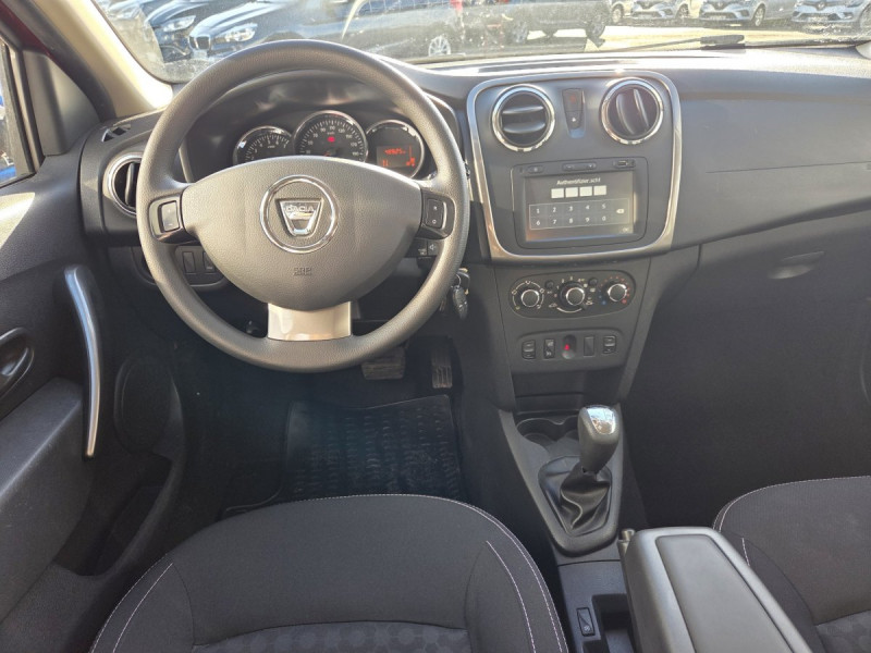 Photo 6 de l'offre de Dacia Sandero (2) SL Music TCe 90 E6 Easy-R à 10490€ chez Carlyss automobiles Vitré