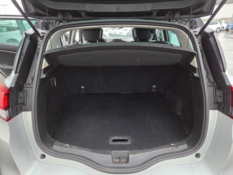 Photo 16 de l'offre de Renault Scénic (4) Intens Energy dCi 110 EDC à 13990€ chez Carlyss automobiles Vitré