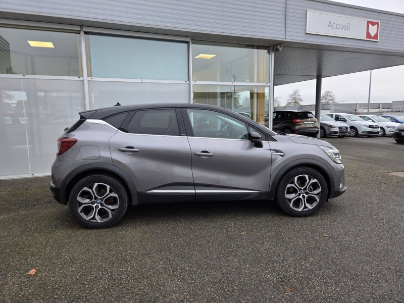 Photo 2 de l'offre de Renault Captur (2) Intens E-TECH Plug-in 160 -21 à 17990€ chez Carlyss automobiles Vitré