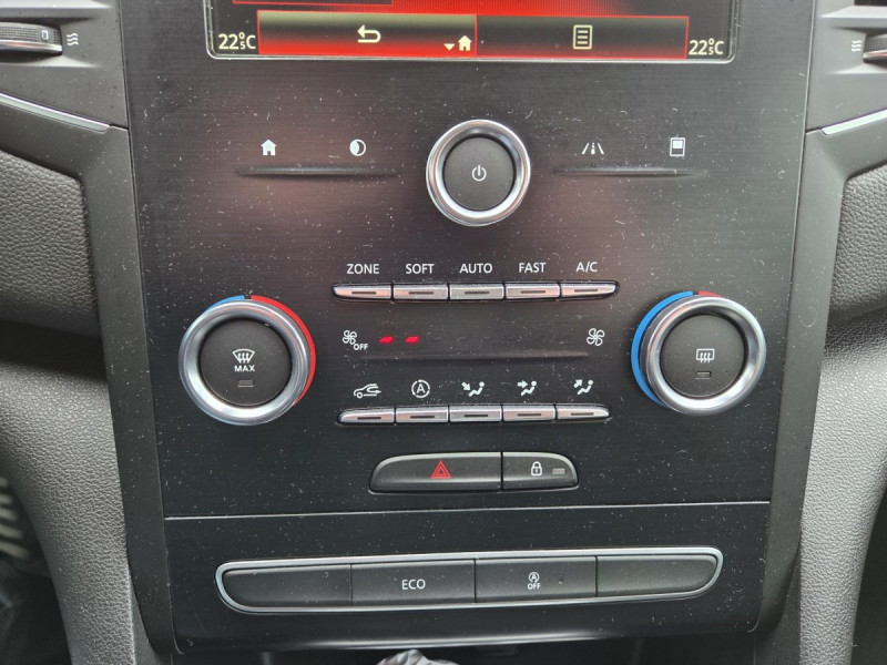 Photo 12 de l'offre de Renault Mégane Berline (4) Business Blue dCi 115 à 11990€ chez Carlyss automobiles Vitré