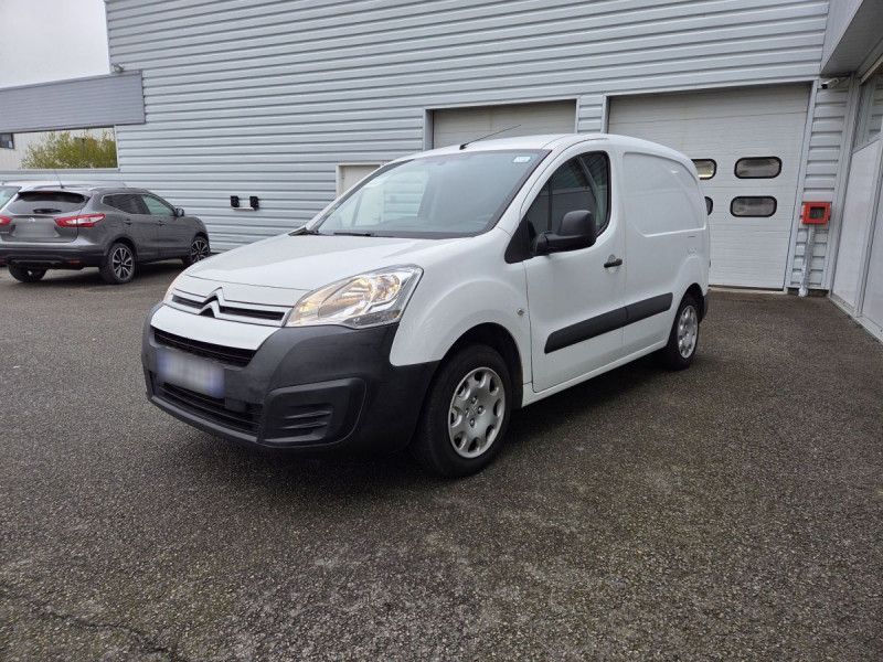 Photo 5 de l'offre de Citroën Berlingo (2) 10408 euros HT BlueHDi 100 S&S ETG6 Club M à 12490€ chez Carlyss automobiles Vitré