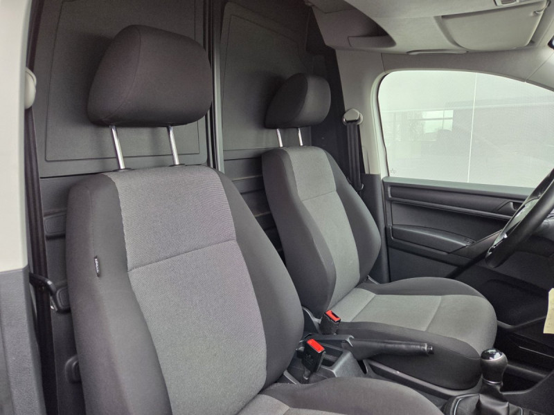 Photo 5 de l'offre de Volkswagen Caddy Van (4) 2.0 TDI 102 Business Line Plus à 13490€ chez Carlyss automobiles Vitré
