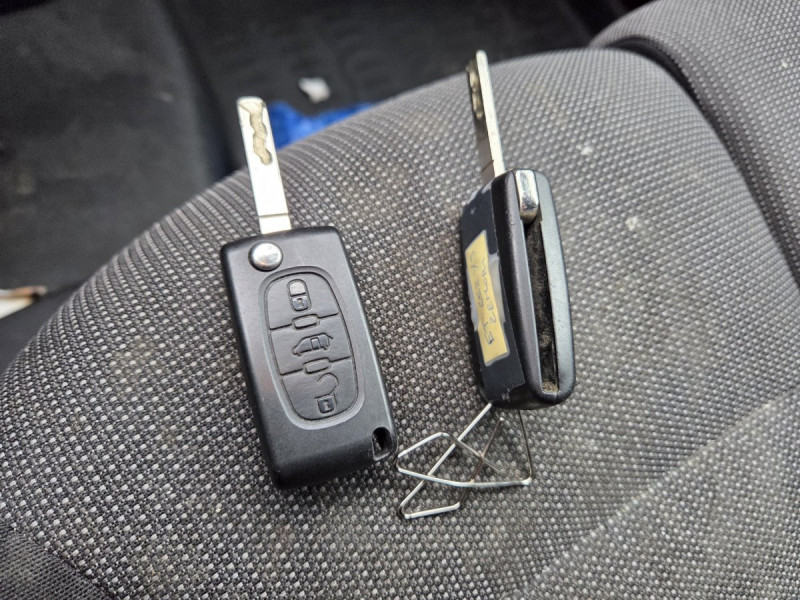 Photo 15 de l'offre de Citroën Berlingo (2) 10408 euros HT BlueHDi 100 S&S ETG6 Club M à 12490€ chez Carlyss automobiles Vitré